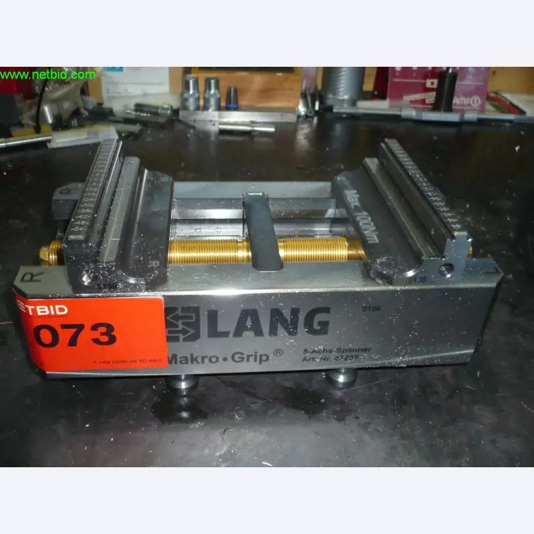 3 centres d'usinage CNC verticaux 5 axes avec manipulation robotisée, FANUC<br>
- prix extrêmement réduit -
-1