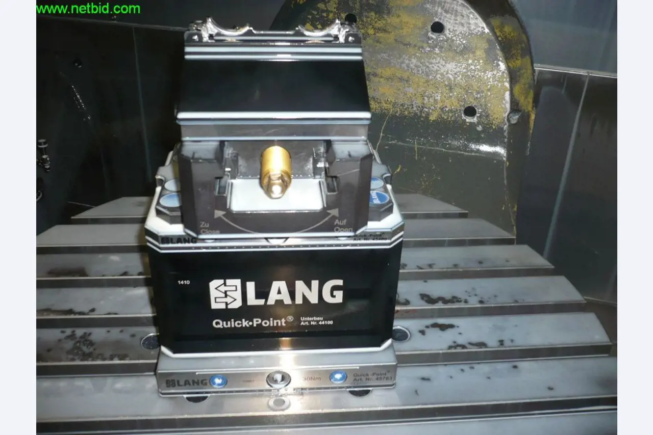 3 centres d'usinage CNC verticaux 5 axes avec manipulation robotisée, FANUC<br>
- prix extrêmement réduit -
-1