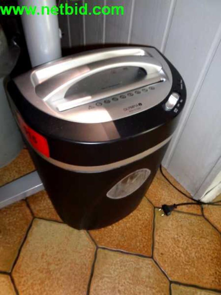 operating and office equipment from a service and repair company for industrial trucks and container handling<br>-1