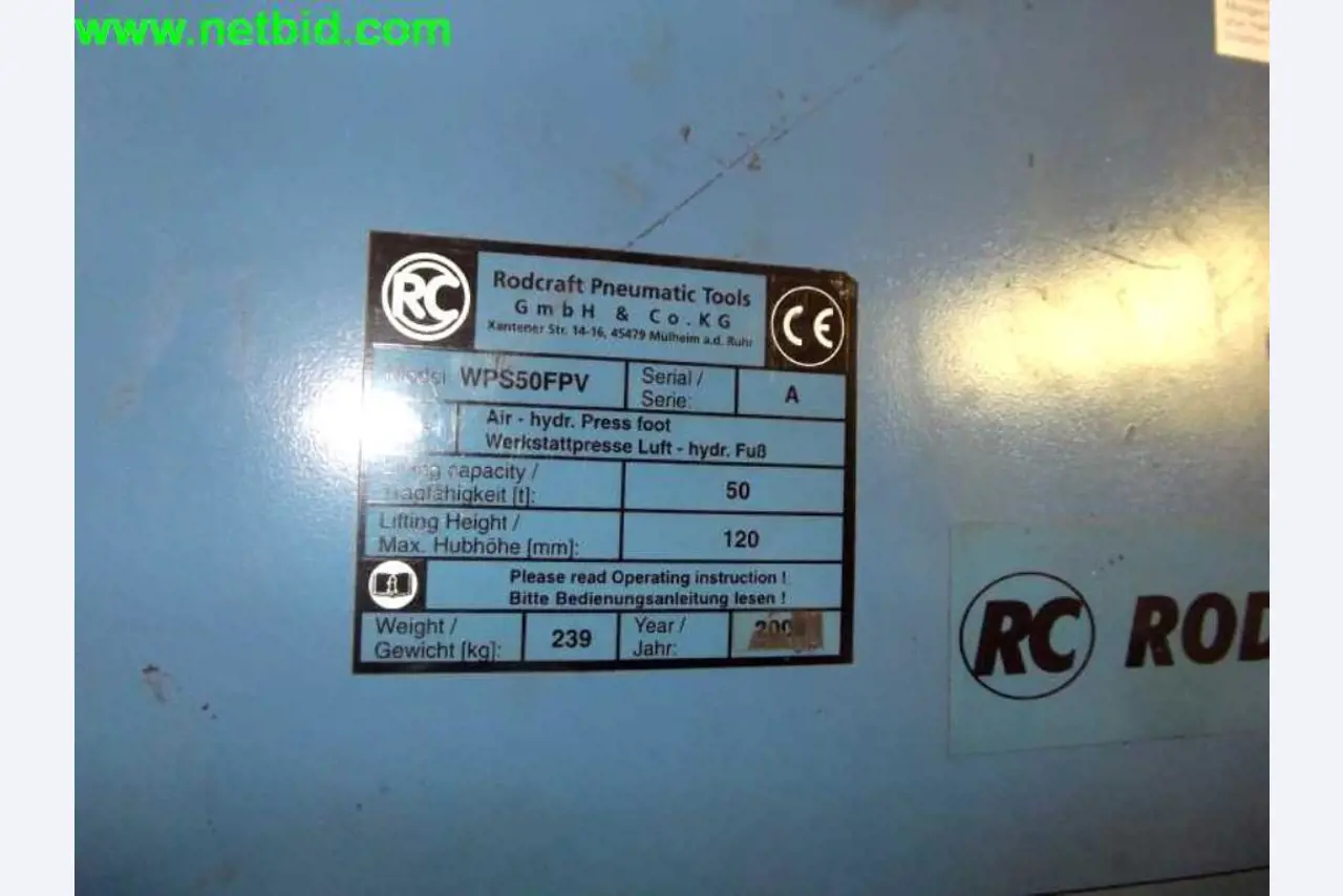 Equipamento operacional e comercial bem conservado da empresa de serviços e reparação de camiões industriais e de movimentação de contentores<br>-3