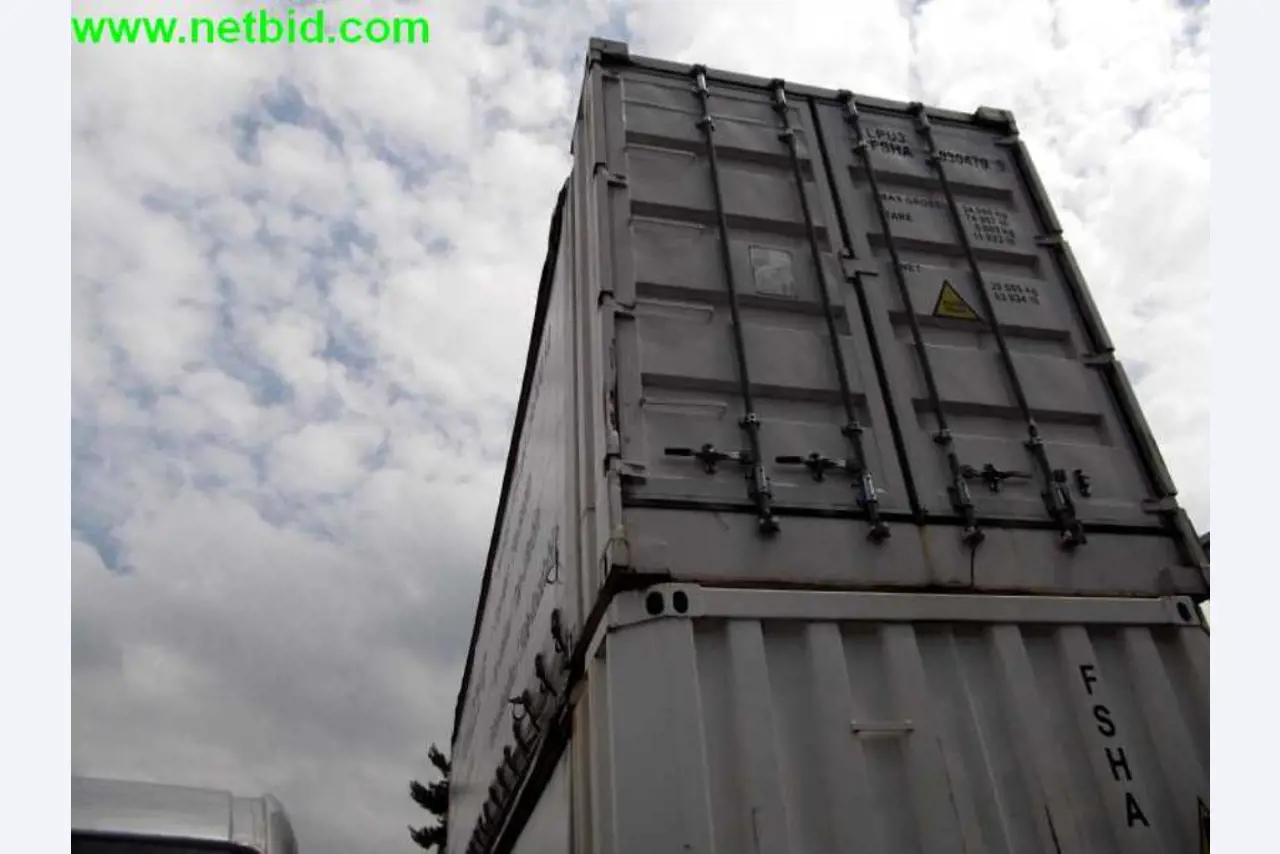operating and office equipment from a service and repair company for industrial trucks and container handling<br>-2