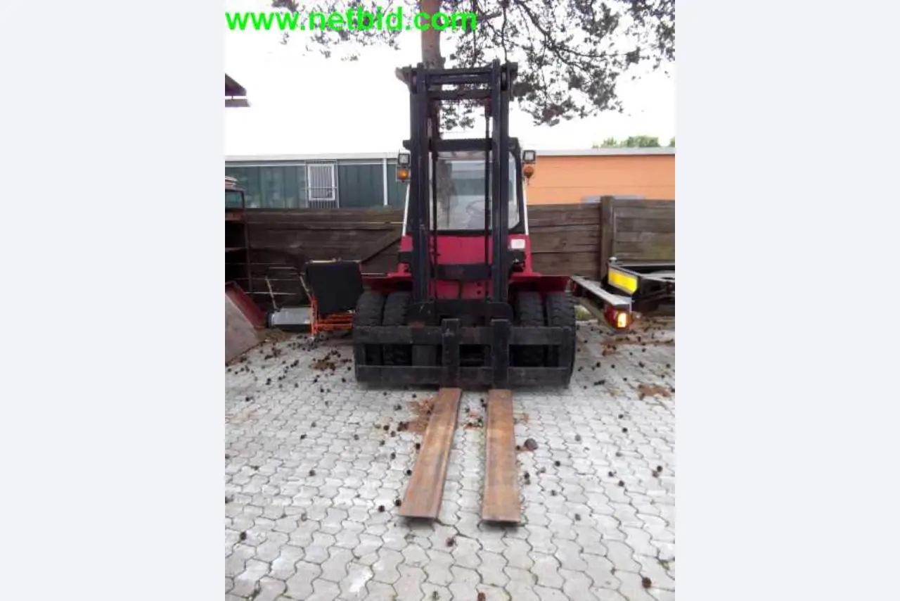 operating and office equipment from a service and repair company for industrial trucks and container handling<br>-2