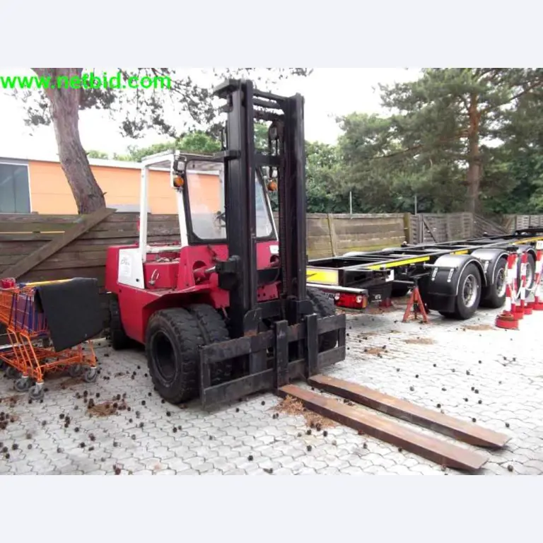 operating and office equipment from a service and repair company for industrial trucks and container handling<br>-3
