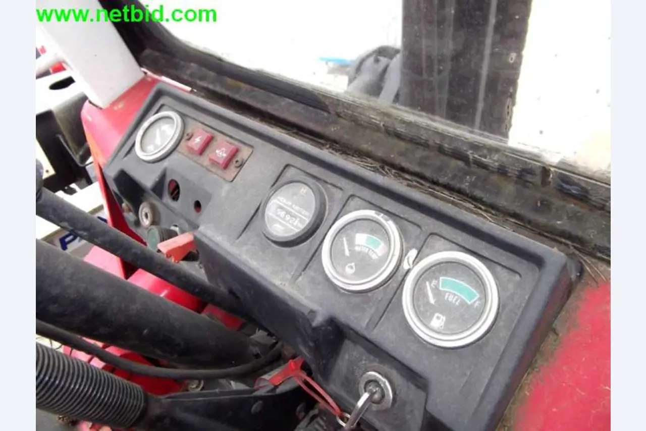 operating and office equipment from a service and repair company for industrial trucks and container handling<br>-5
