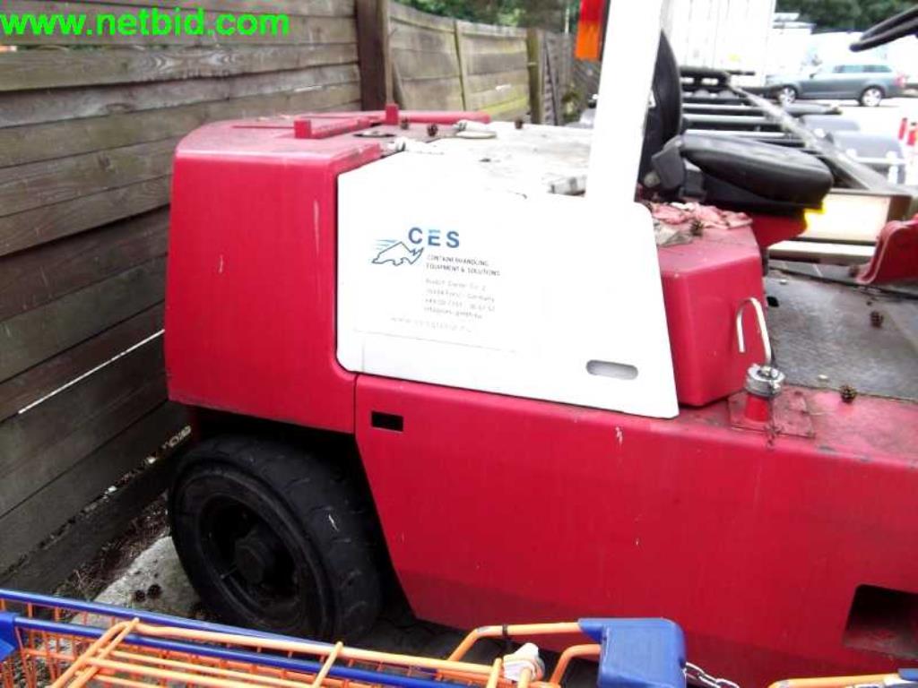 operating and office equipment from a service and repair company for industrial trucks and container handling<br>-6