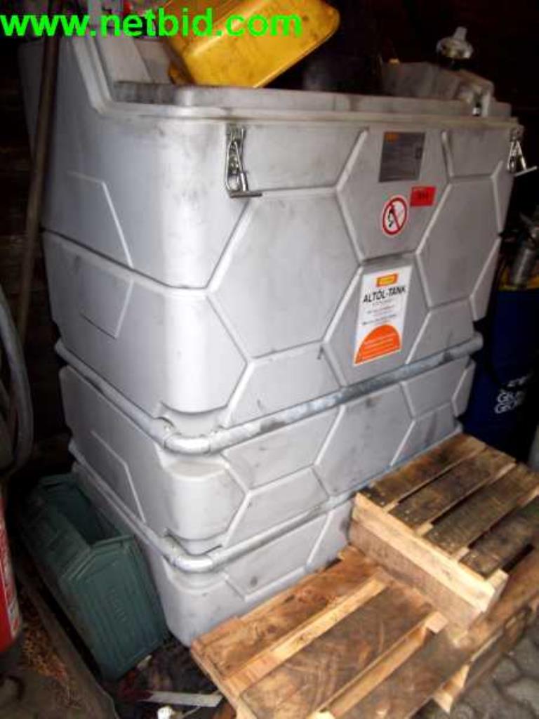 operating and office equipment from a service and repair company for industrial trucks and container handling<br>-1