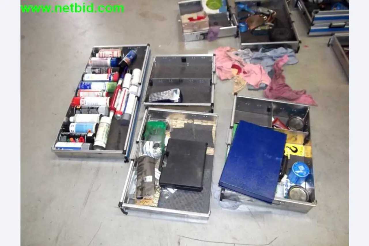 operating and office equipment from a service and repair company for industrial trucks and container handling<br>-2