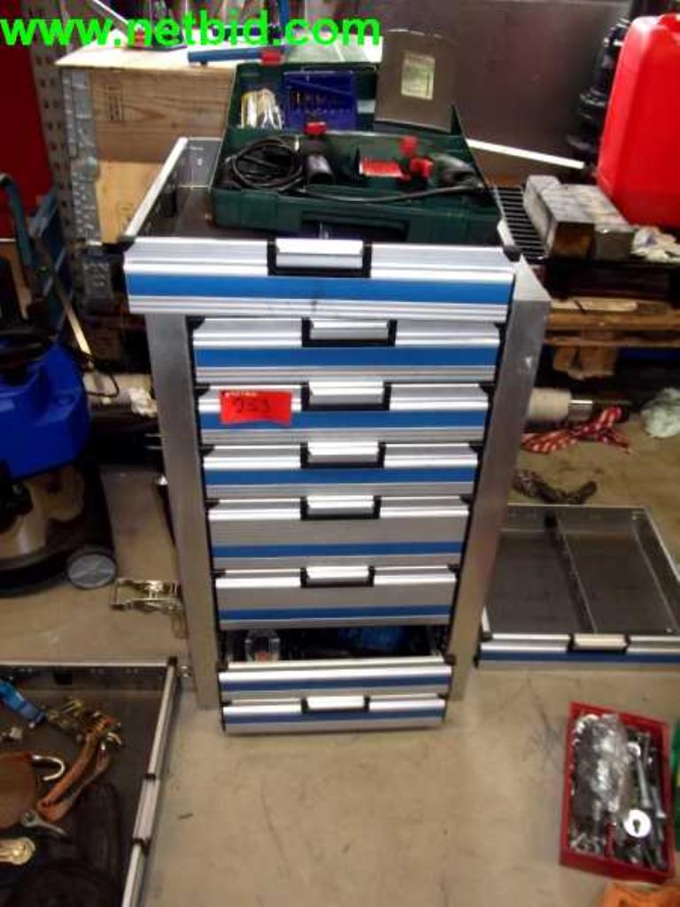 operating and office equipment from a service and repair company for industrial trucks and container handling<br>-3