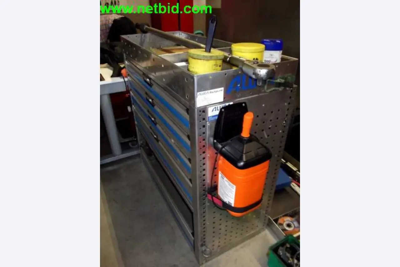 operating and office equipment from a service and repair company for industrial trucks and container handling<br>-4