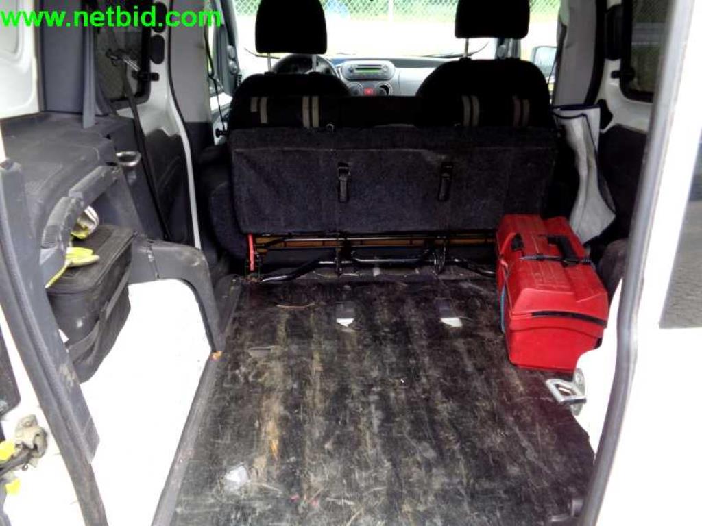 Equipamento operacional e comercial bem conservado da empresa de serviços e reparação de camiões industriais e de movimentação de contentores<br>-7