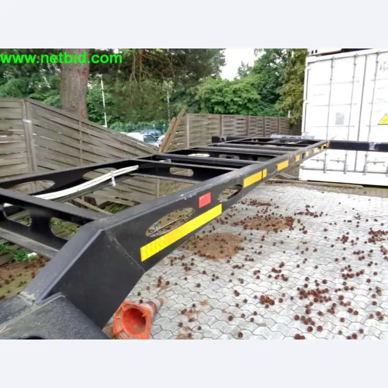 operating and office equipment from a service and repair company for industrial trucks and container handling<br>-2
