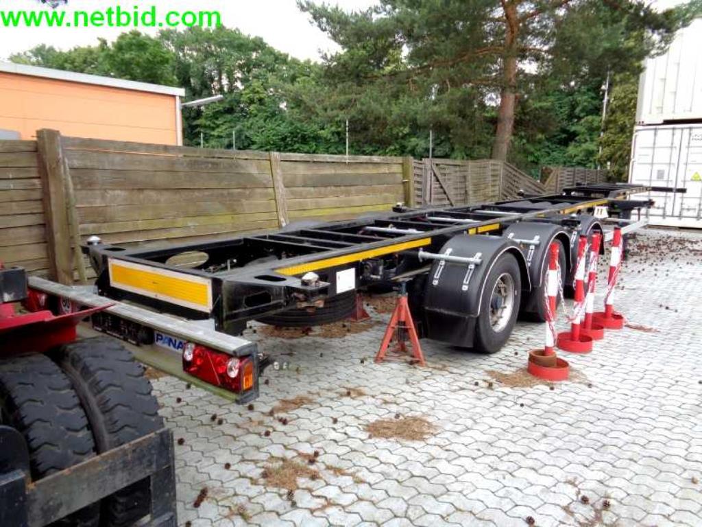 operating and office equipment from a service and repair company for industrial trucks and container handling<br>-6