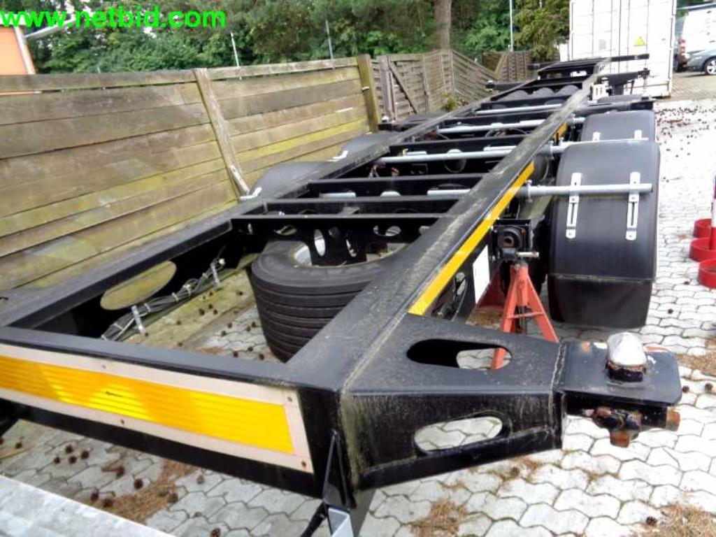 operating and office equipment from a service and repair company for industrial trucks and container handling<br>-8