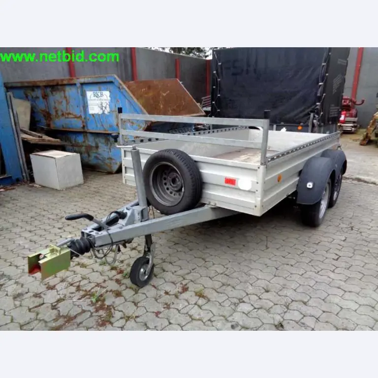 Equipamento operacional e comercial bem conservado da empresa de serviços e reparação de camiões industriais e de movimentação de contentores<br>-1