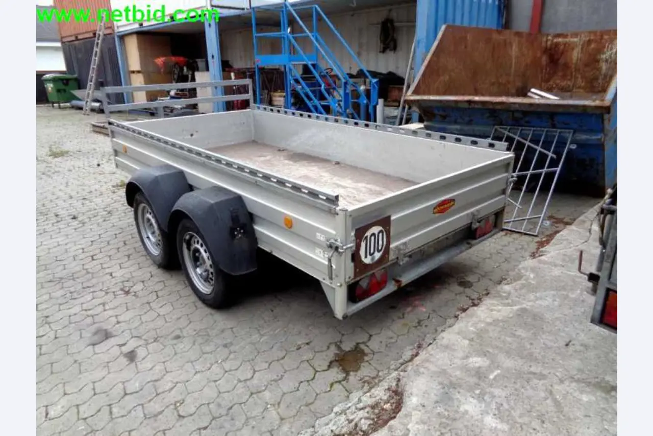 Equipamento operacional e comercial bem conservado da empresa de serviços e reparação de camiões industriais e de movimentação de contentores<br>-2