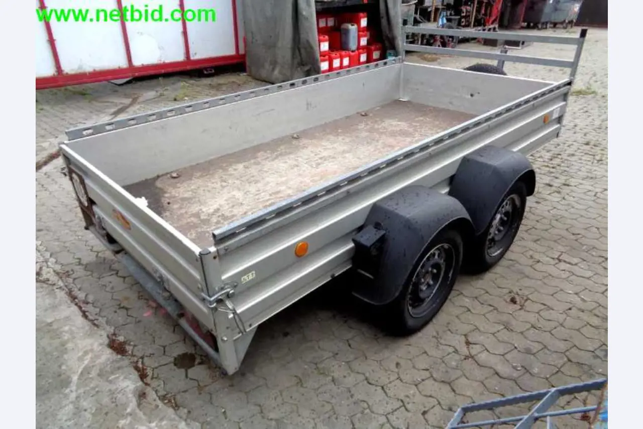 Equipamento operacional e comercial bem conservado da empresa de serviços e reparação de camiões industriais e de movimentação de contentores<br>-3