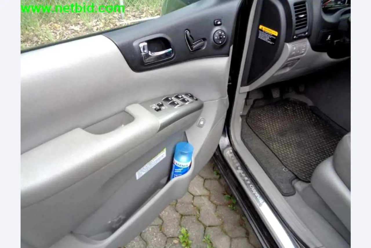 Equipamento operacional e comercial bem conservado da empresa de serviços e reparação de camiões industriais e de movimentação de contentores<br>-6