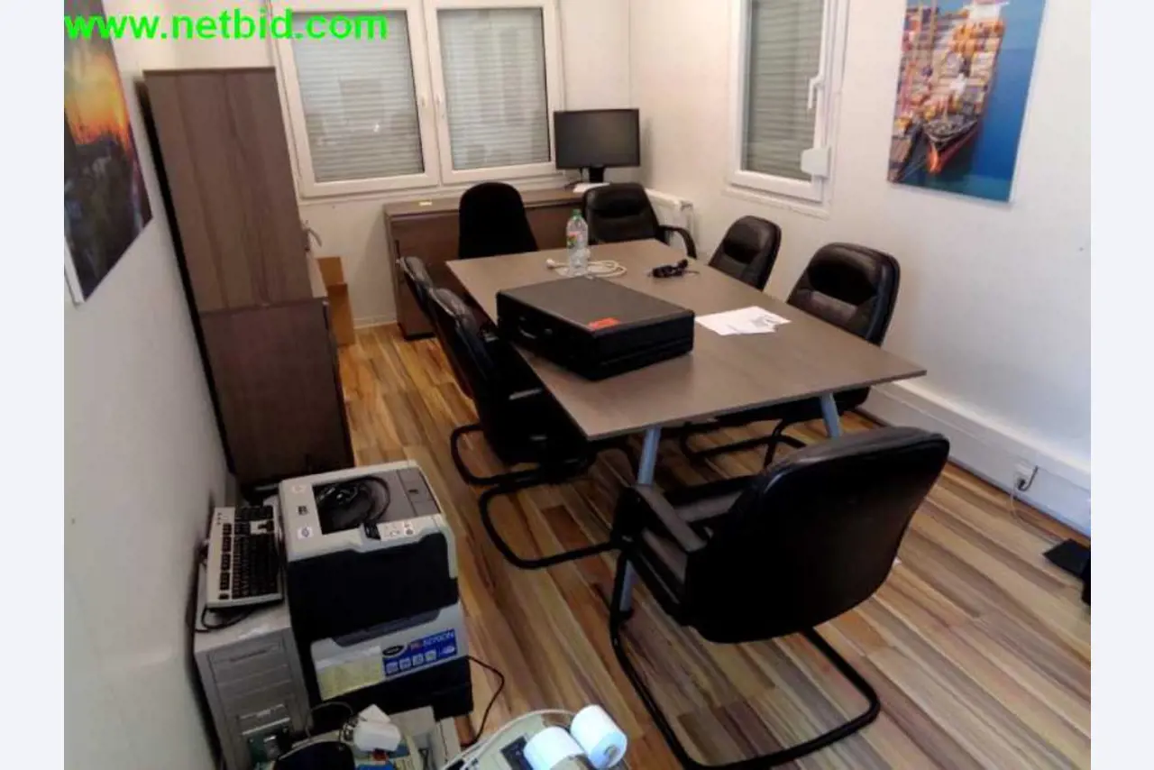 operating and office equipment from a service and repair company for industrial trucks and container handling<br>-1