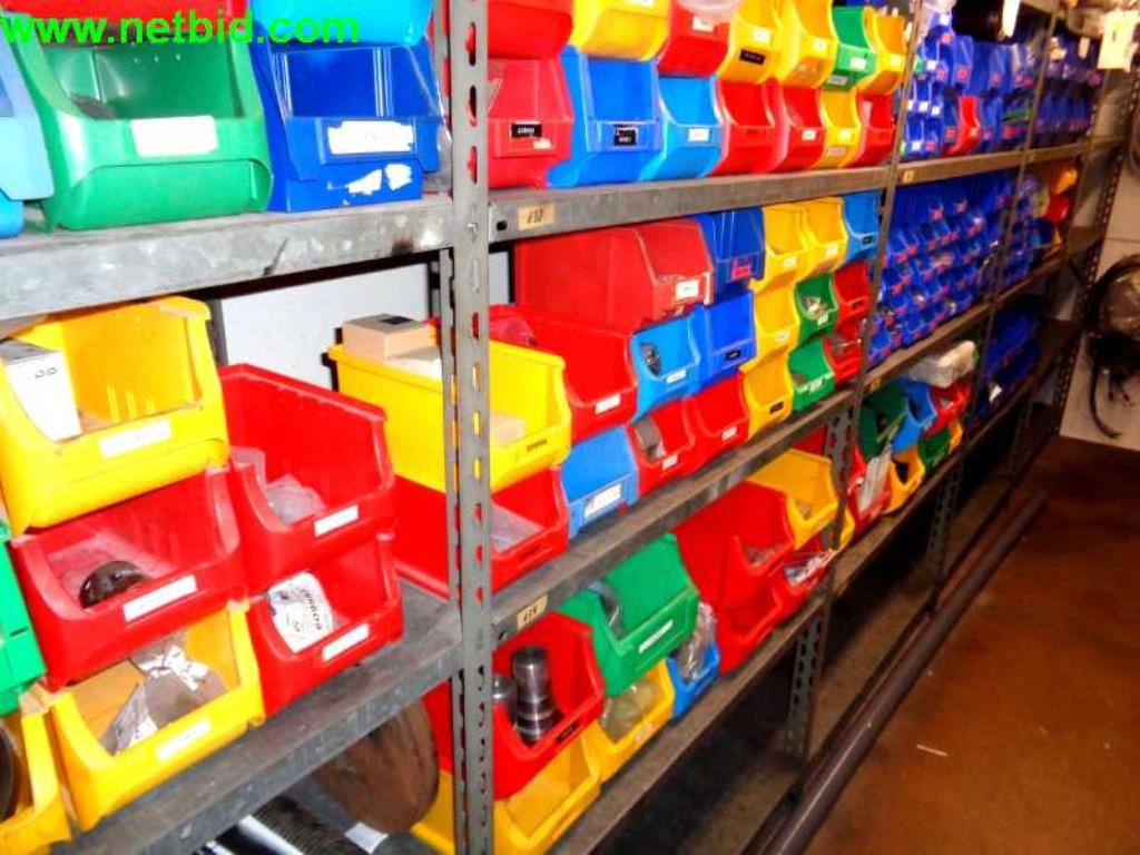 Equipamento operacional e comercial bem conservado da empresa de serviços e reparação de camiões industriais e de movimentação de contentores<br>-1