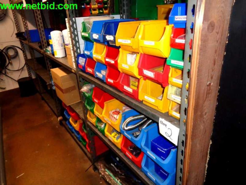 Equipamento operacional e comercial bem conservado da empresa de serviços e reparação de camiões industriais e de movimentação de contentores<br>-2