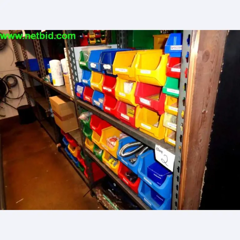 Equipamento operacional e comercial bem conservado da empresa de serviços e reparação de camiões industriais e de movimentação de contentores<br>-2