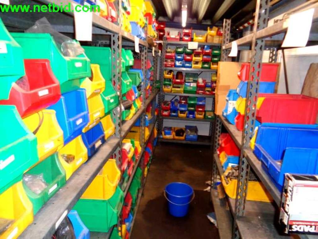 Equipamento operacional e comercial bem conservado da empresa de serviços e reparação de camiões industriais e de movimentação de contentores<br>-3