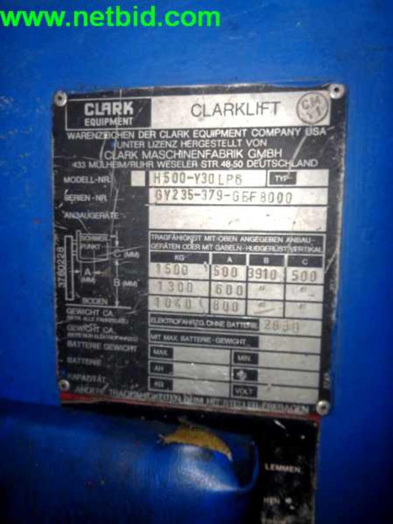 operating and office equipment from a service and repair company for industrial trucks and container handling<br>-2