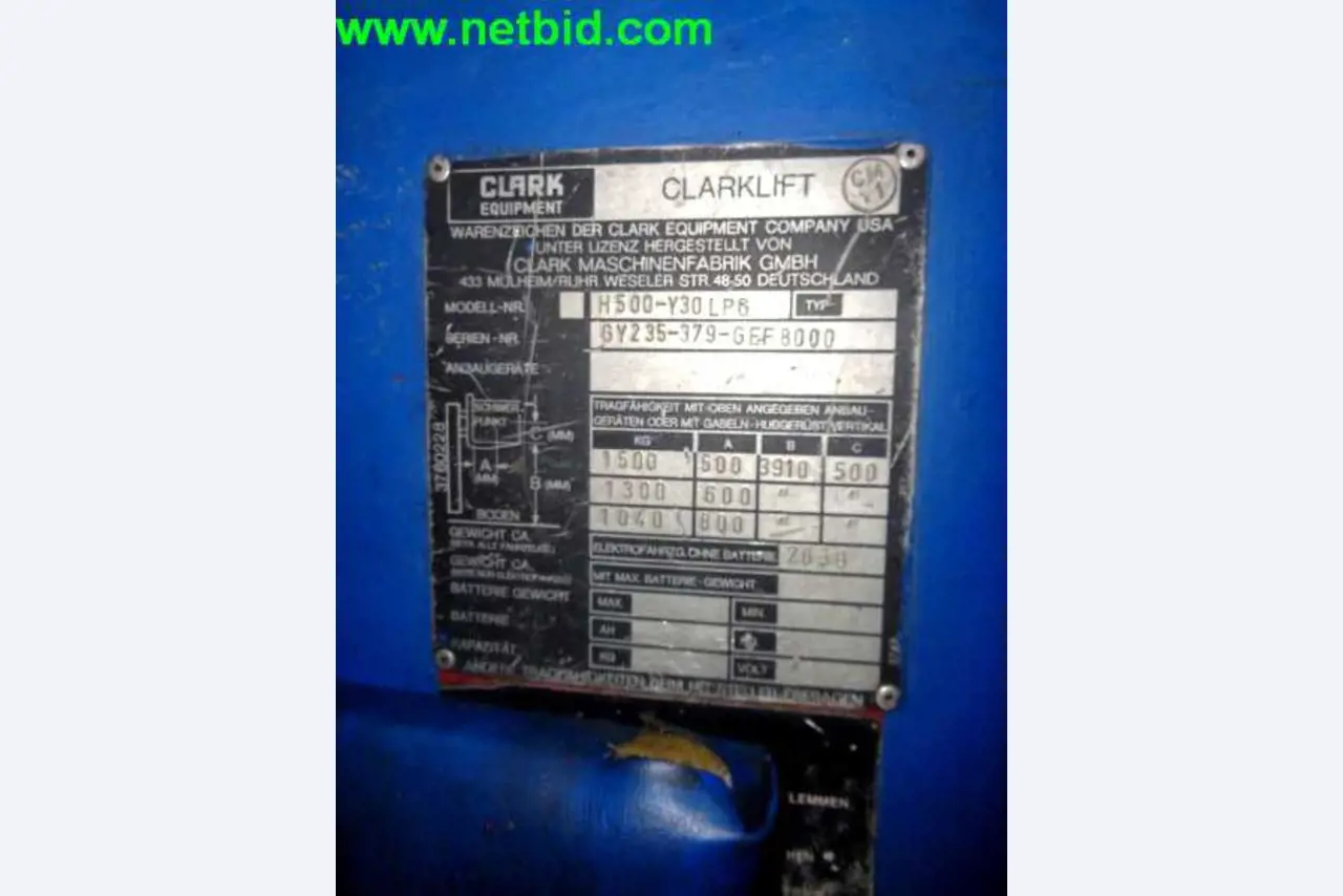 operating and office equipment from a service and repair company for industrial trucks and container handling<br>-2