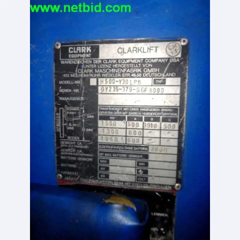 operating and office equipment from a service and repair company for industrial trucks and container handling<br>-2