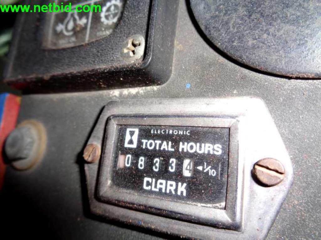 operating and office equipment from a service and repair company for industrial trucks and container handling<br>-3