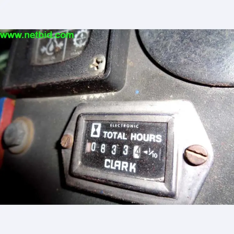 operating and office equipment from a service and repair company for industrial trucks and container handling<br>-3