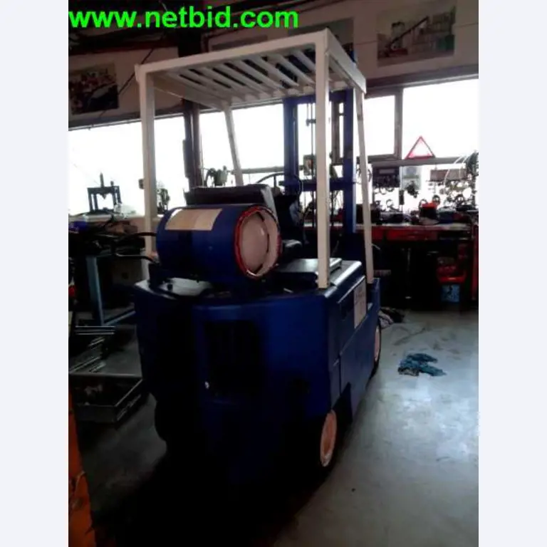 operating and office equipment from a service and repair company for industrial trucks and container handling<br>-6