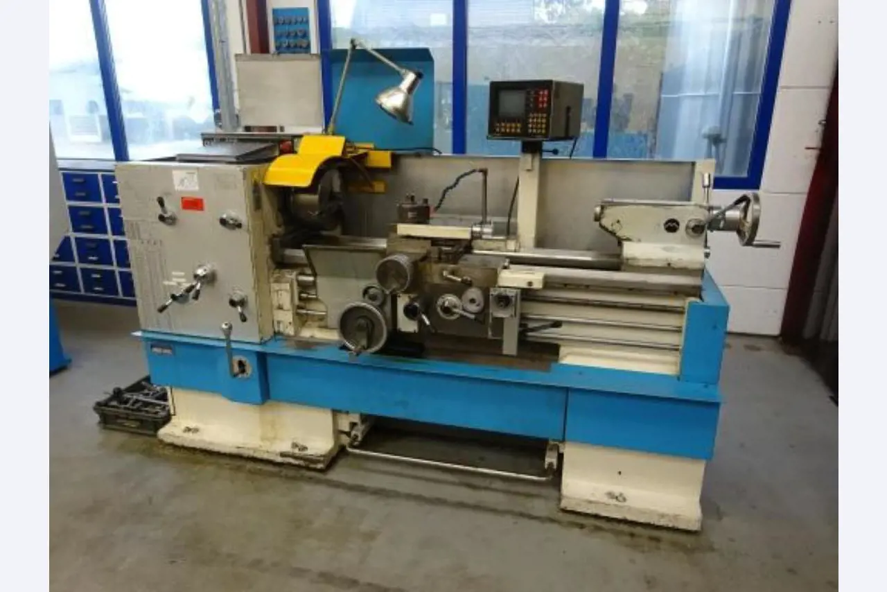 Machines pour le travail du métal et<br>équipement d'atelier-1