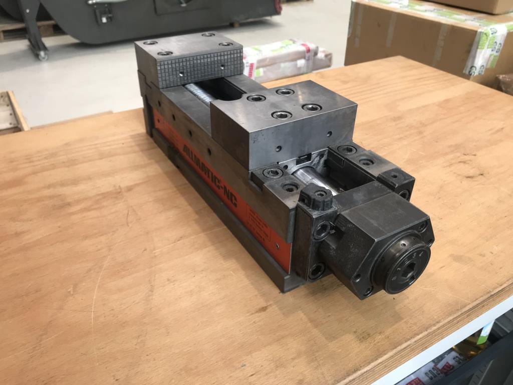 Máquinas para trabalhar metais e equipamento para oficinas-5