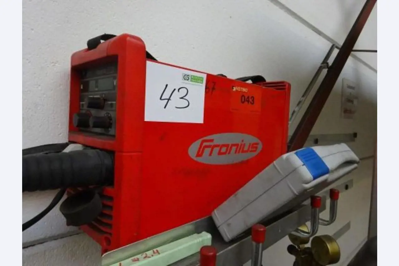 Metallbearbeitungsmaschinen und<br>Werkstattausstattung -2