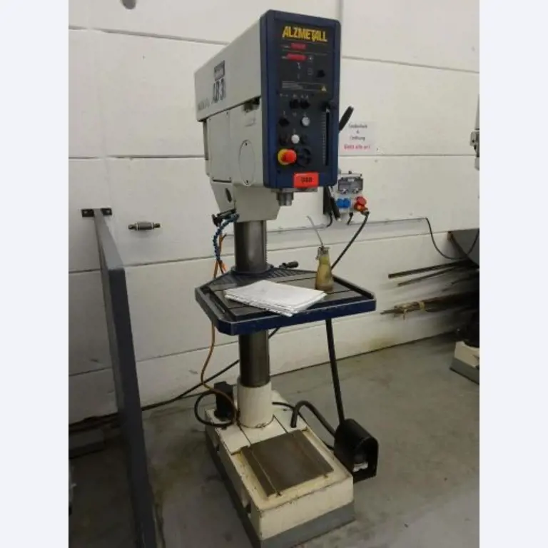 Metallbearbeitungsmaschinen und<br>Werkstattausstattung -1