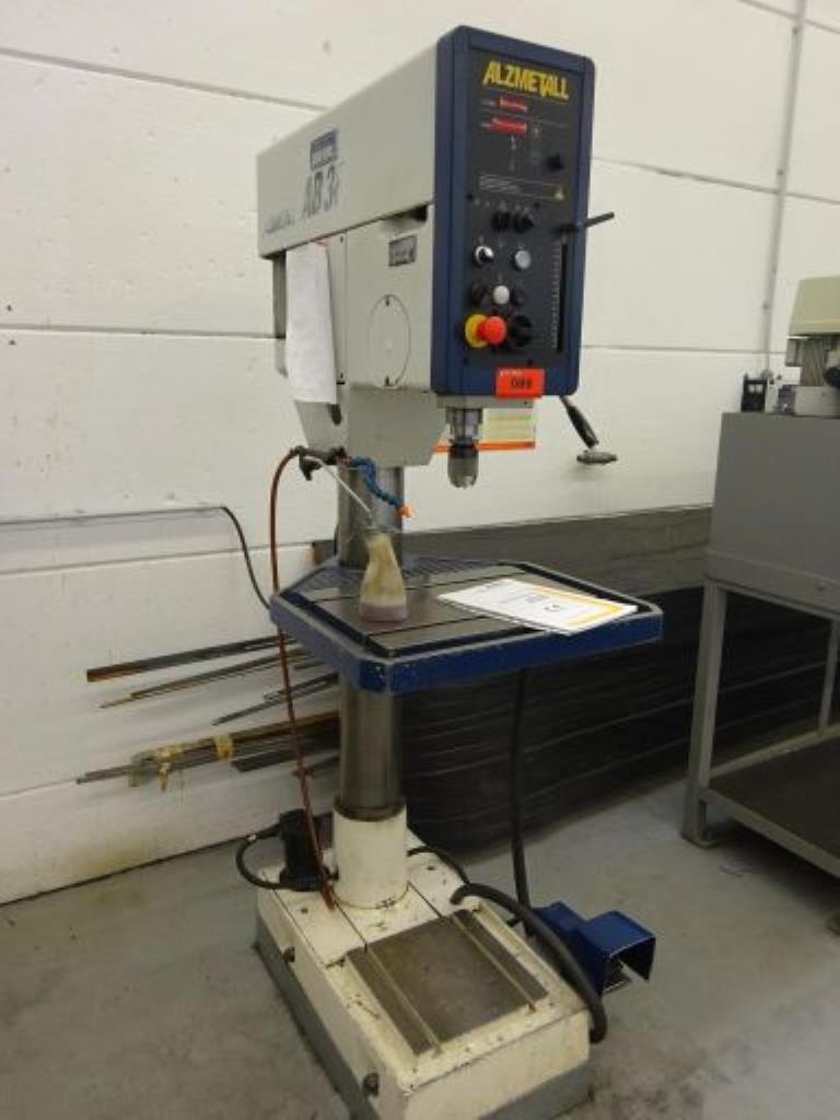 Metallbearbeitungsmaschinen und<br>Werkstattausstattung -1