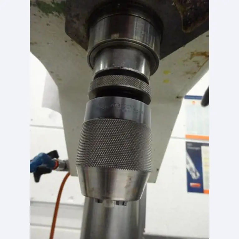 Machines pour le travail du métal et<br>équipement d'atelier-2