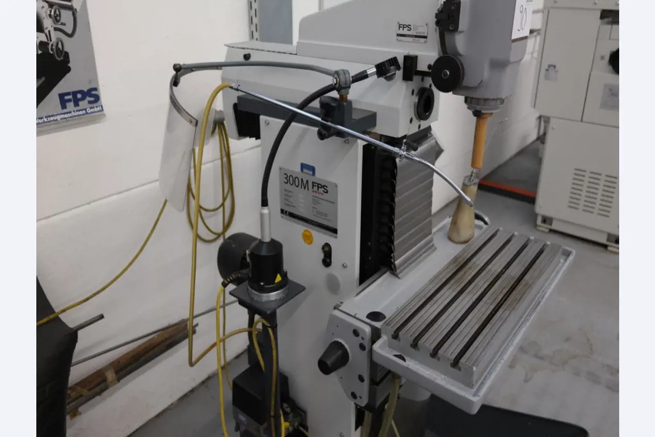 Metallbearbeitungsmaschinen und<br>Werkstattausstattung -11