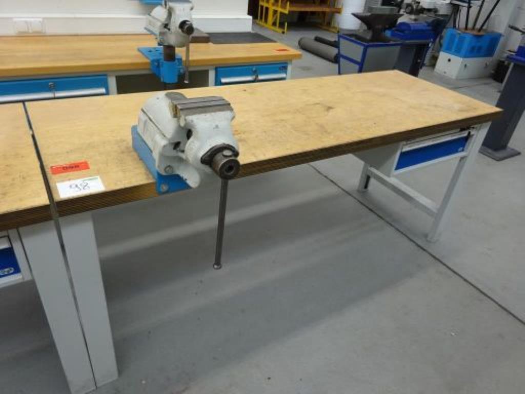 Metallbearbeitungsmaschinen und<br>Werkstattausstattung -1