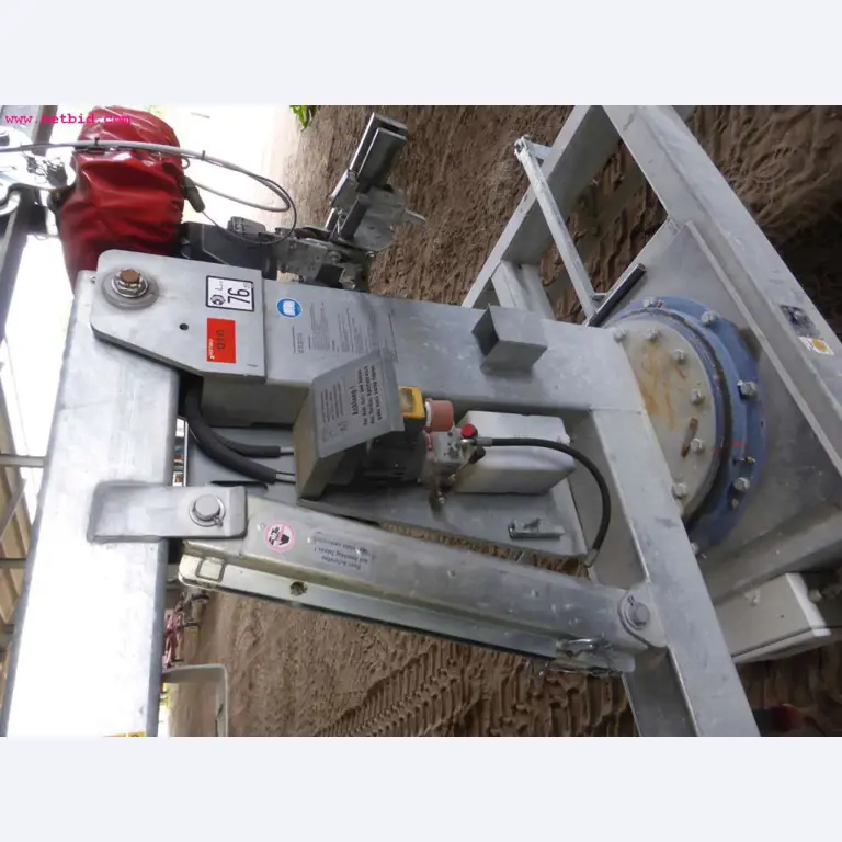 discharged and well-maintained machines from the  sector construction industry<br>-6