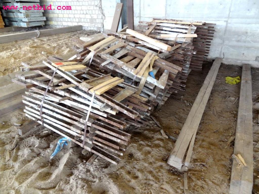 discharged and well-maintained machines from the  sector construction industry<br>-1