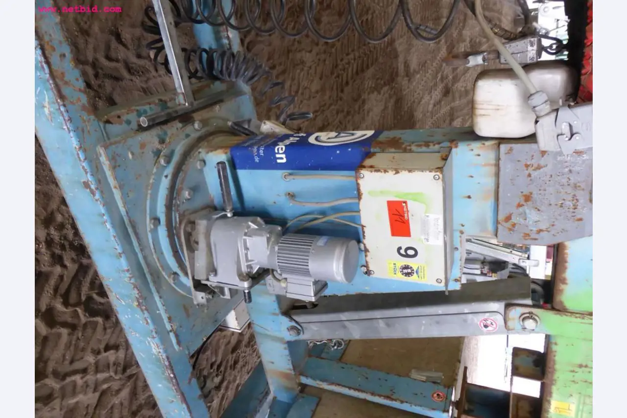 discharged and well-maintained machines from the  sector construction industry<br>-4
