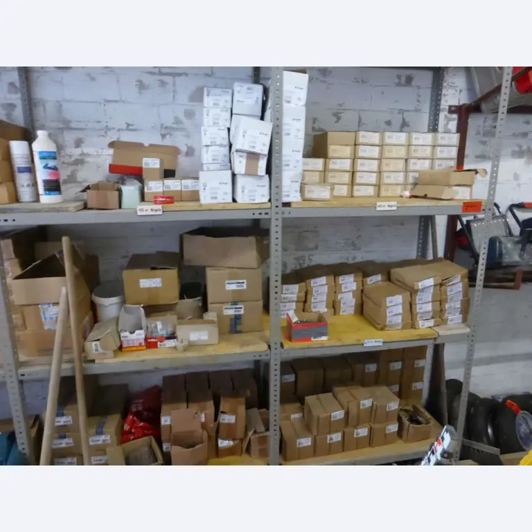 Máquinas e equipamentos de construção-12