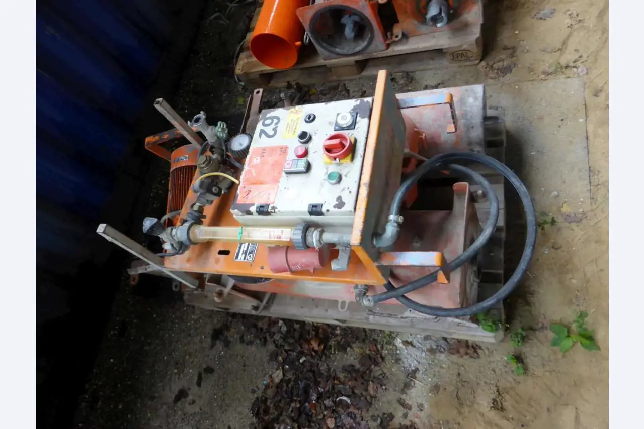 Bouwmachines en -uitrusting-1