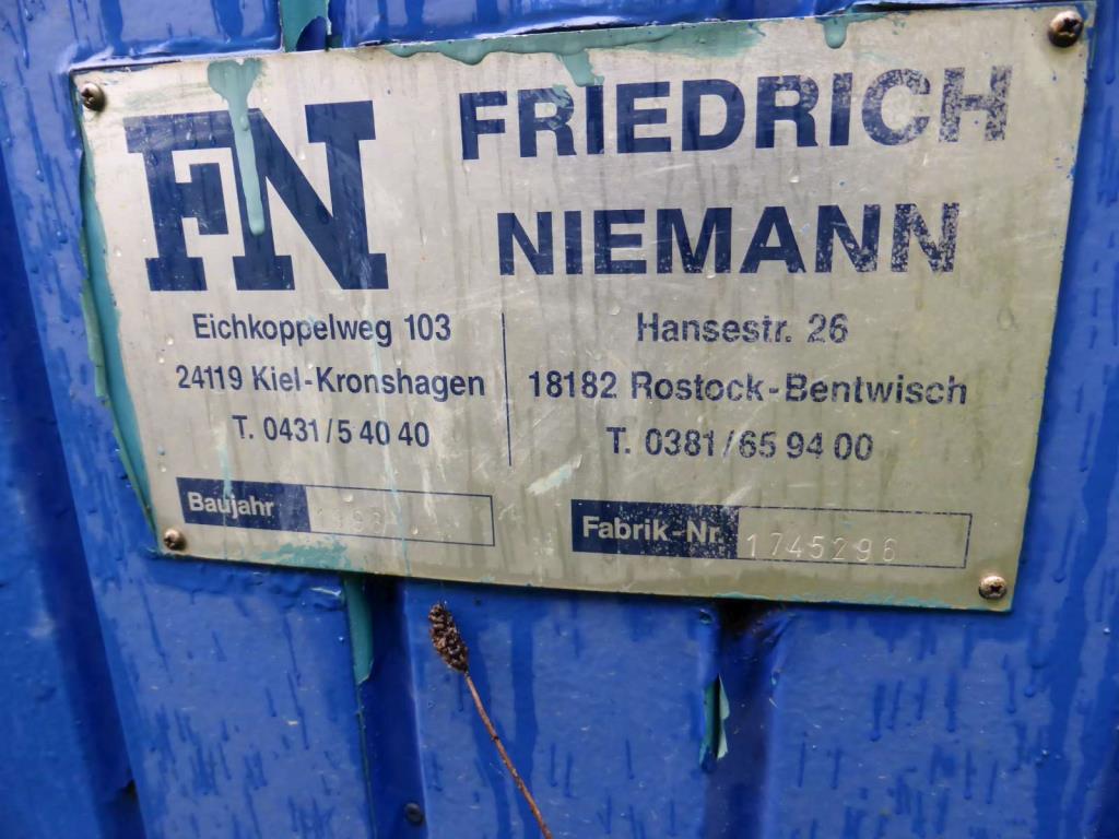 discharged and well-maintained machines from the  sector construction industry<br>-3