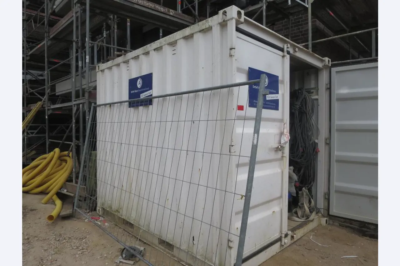 discharged and well-maintained machines from the  sector construction industry<br>-1