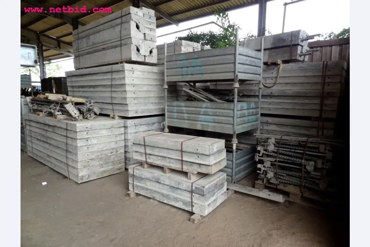 discharged and well-maintained machines from the  sector construction industry<br>-1