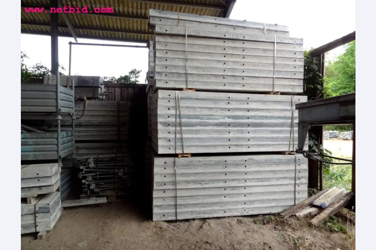 discharged and well-maintained machines from the  sector construction industry<br>-3
