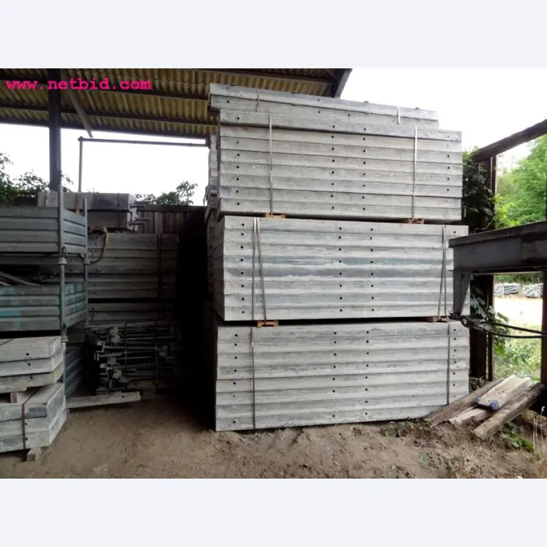 discharged and well-maintained machines from the  sector construction industry<br>-3